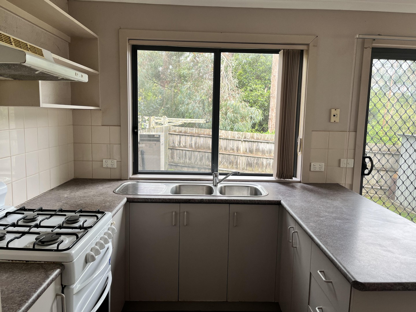 6/8-9 Holmes CourtBayswater North, vic 3153  - Leased, Bayswater North - Thumbnail 4