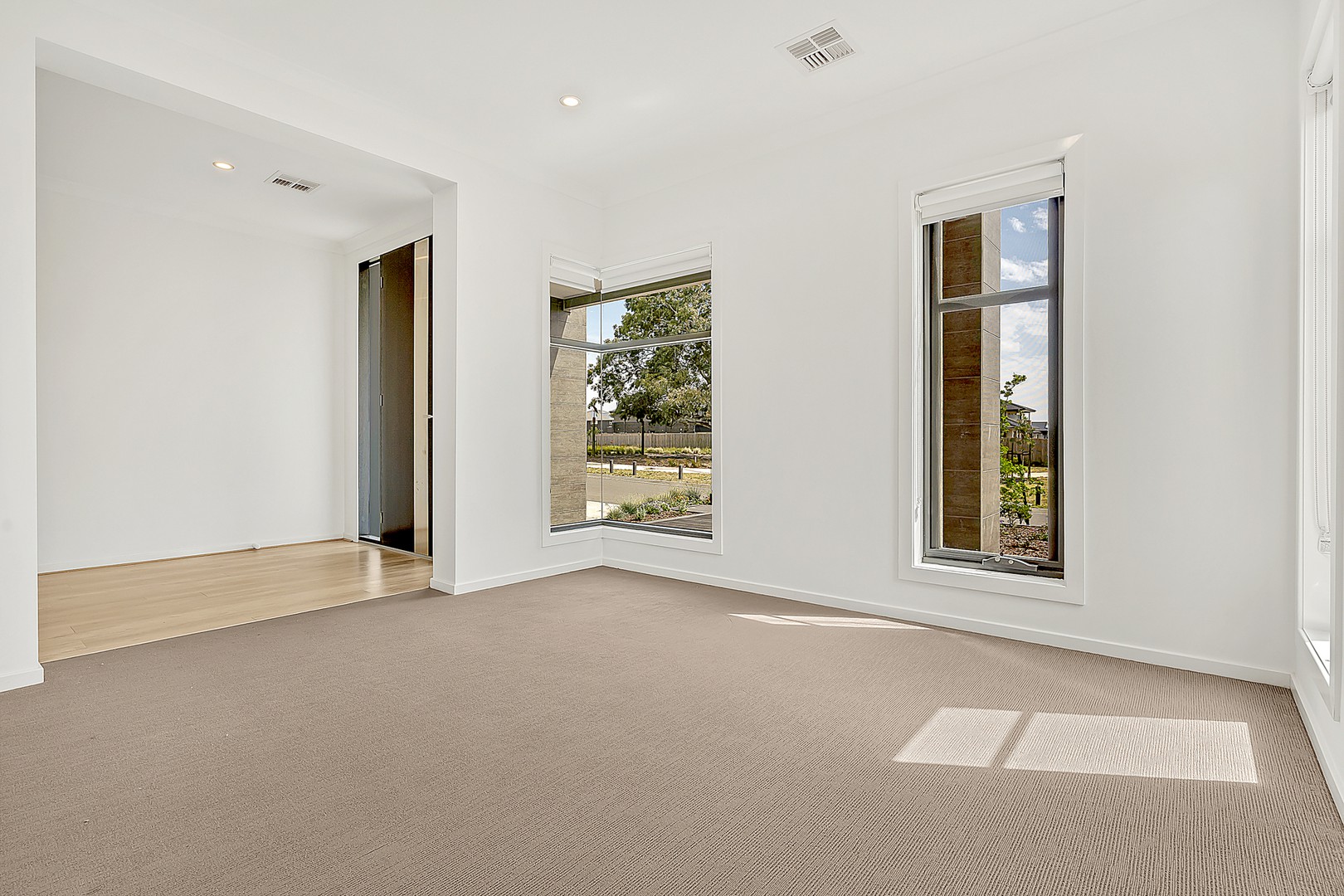 6 Ailsworth Way, Mickleham, VIC 3064, Mickleham - Thumbnail 2