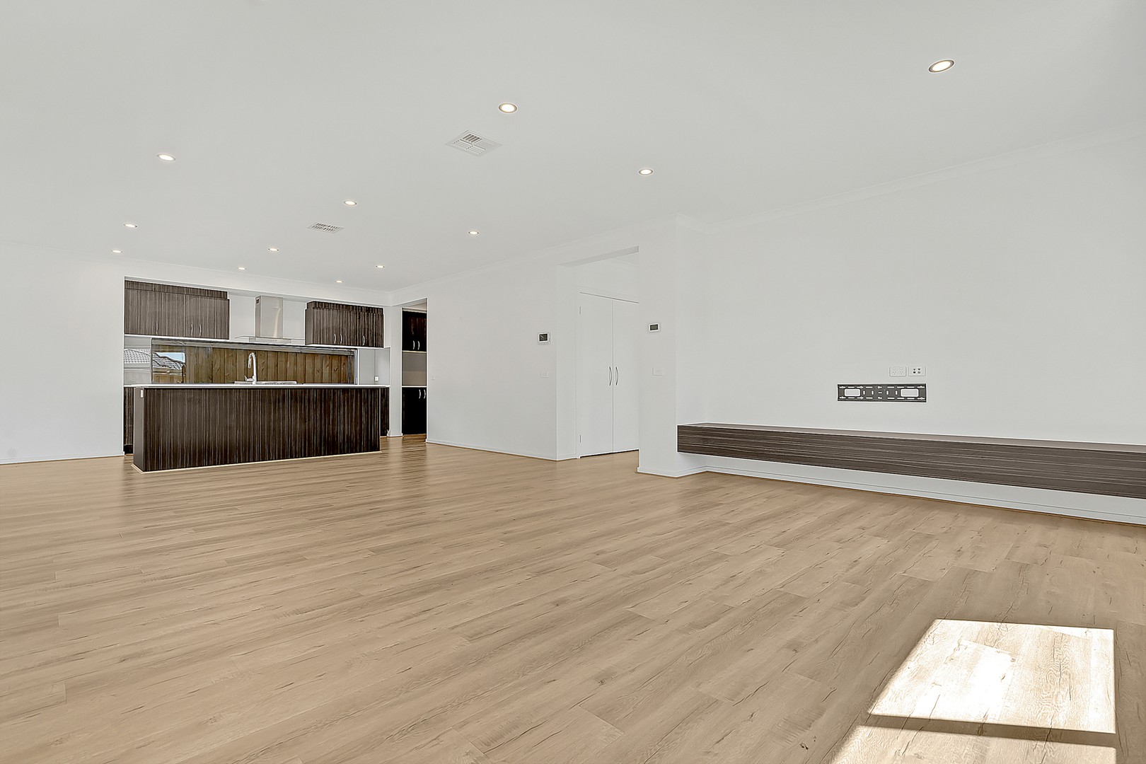 6 Ailsworth Way, Mickleham, VIC 3064, Mickleham - Thumbnail 7