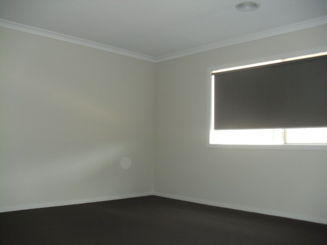6 Airlie Avenue, Point Cook, VIC 3030, Point Cook - Thumbnail 3