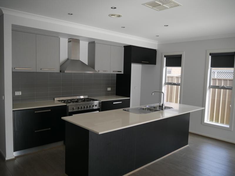 6 Amber Way, Melton South, VIC 3338, Melton South - Thumbnail 2