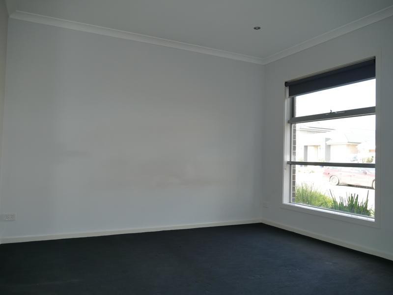 6 Amber Way, Melton South, VIC 3338, Melton South - Thumbnail 7