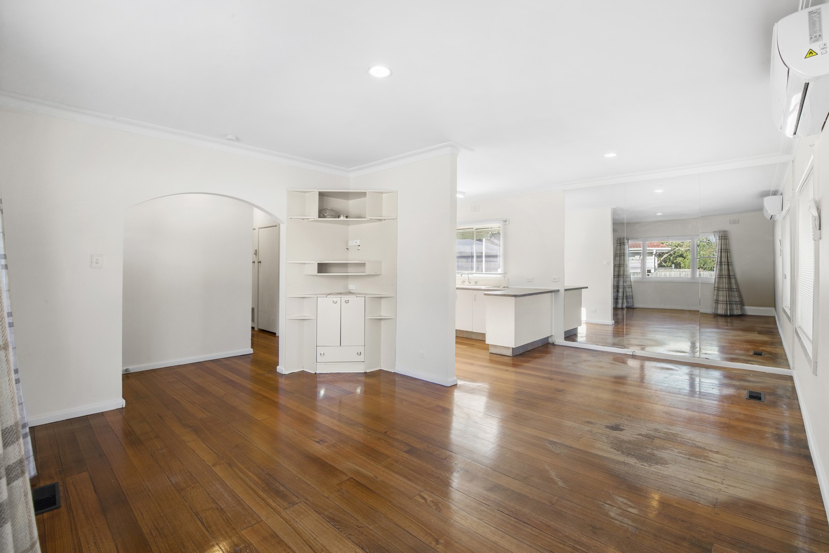 6 Ambrie Crescent, Noble Park, VIC 3174 - Thumbnail 2 - 04/06/2026