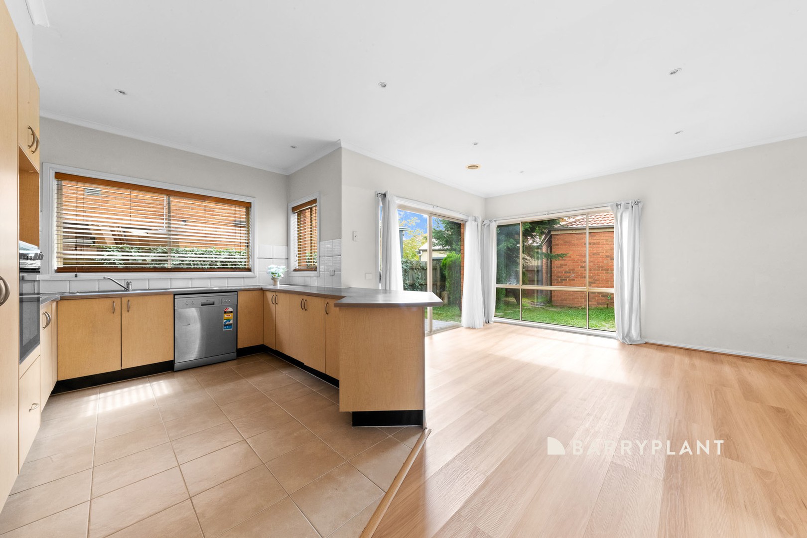6 Amhurst Drive, Narre Warren South, VIC 3805, Narre Warren South - Thumbnail 4