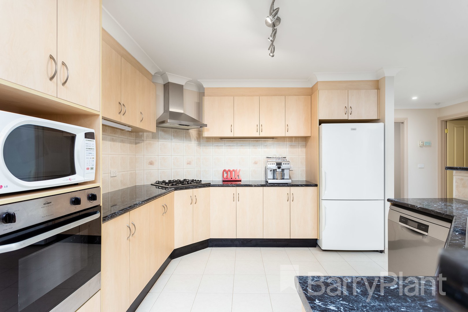 6 Anchorage Street, Point Cook, VIC 3030, Point Cook - Thumbnail 8