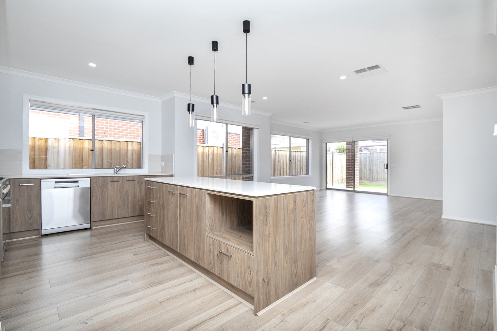 6 Anna Road, Fraser Rise, VIC 3336, Fraser Rise - Thumbnail 2