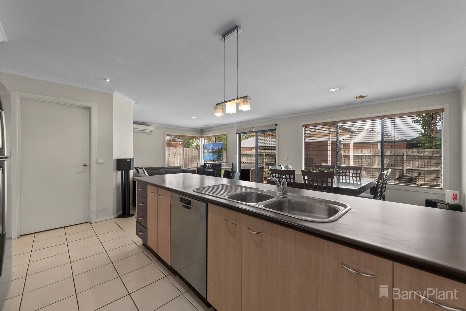 6 Anton Court, Narre Warren South, VIC 3805, Narre Warren South - Thumbnail 2