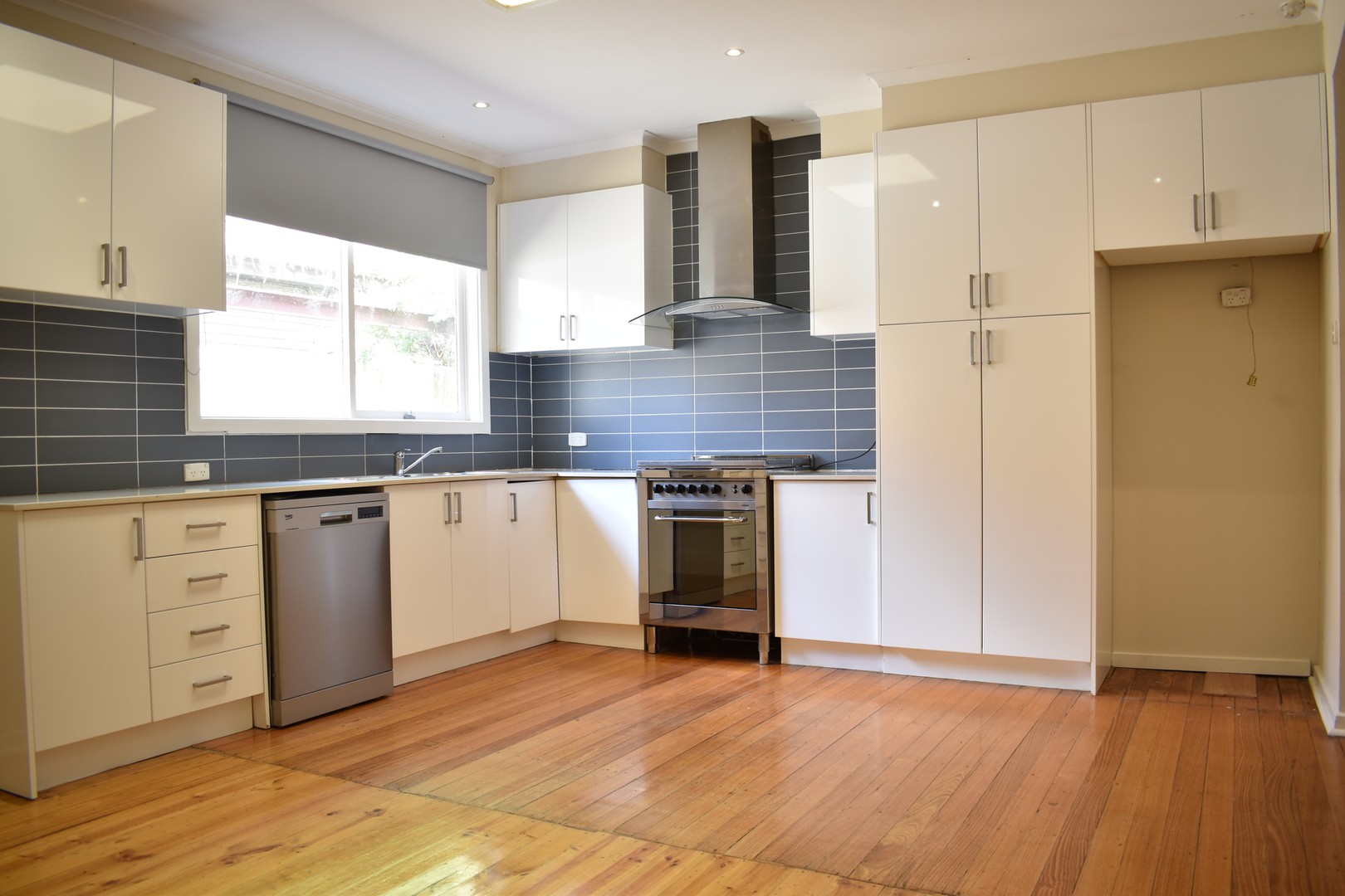 6 Arundel Avenue, Reservoir, VIC 3073, Reservoir - Thumbnail 2