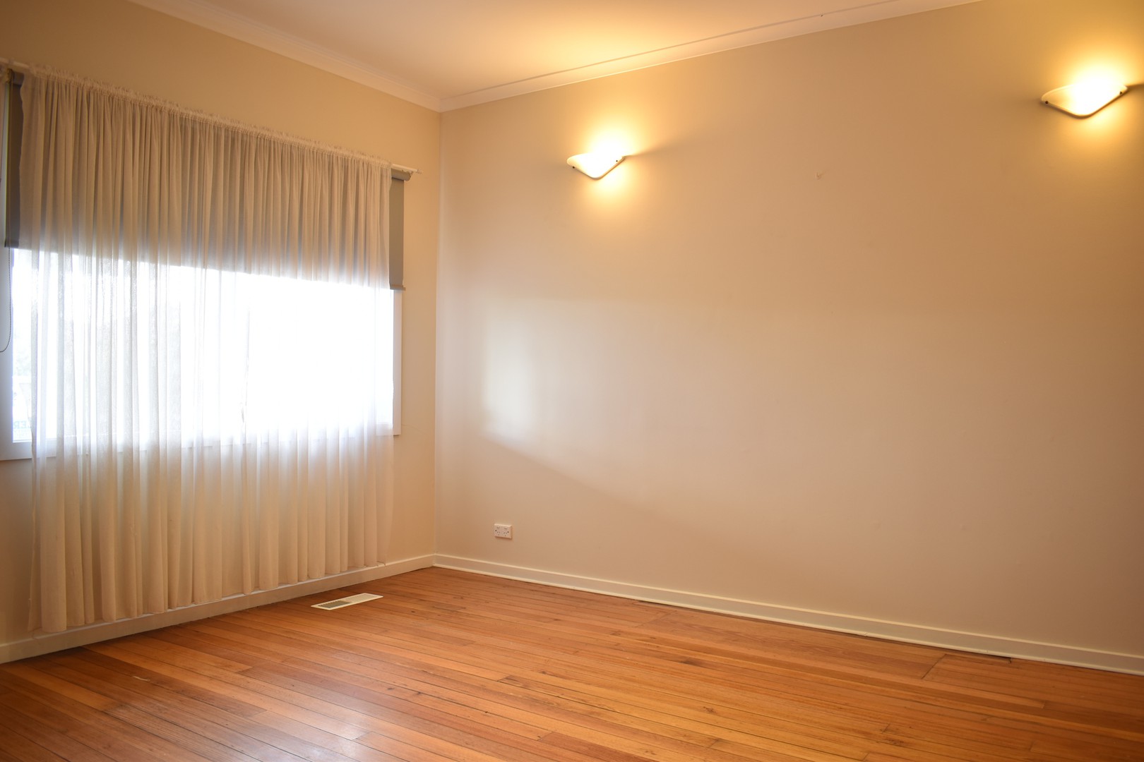 6 Arundel Avenue, Reservoir, VIC 3073, Reservoir - Thumbnail 3
