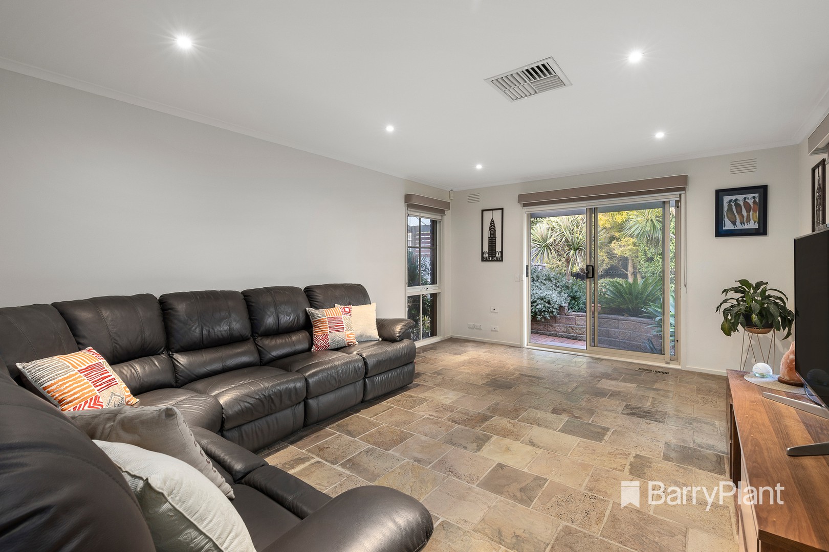 6 Ashbrook Place, Mooroolbark, VIC 3138, Mooroolbark - Thumbnail 5