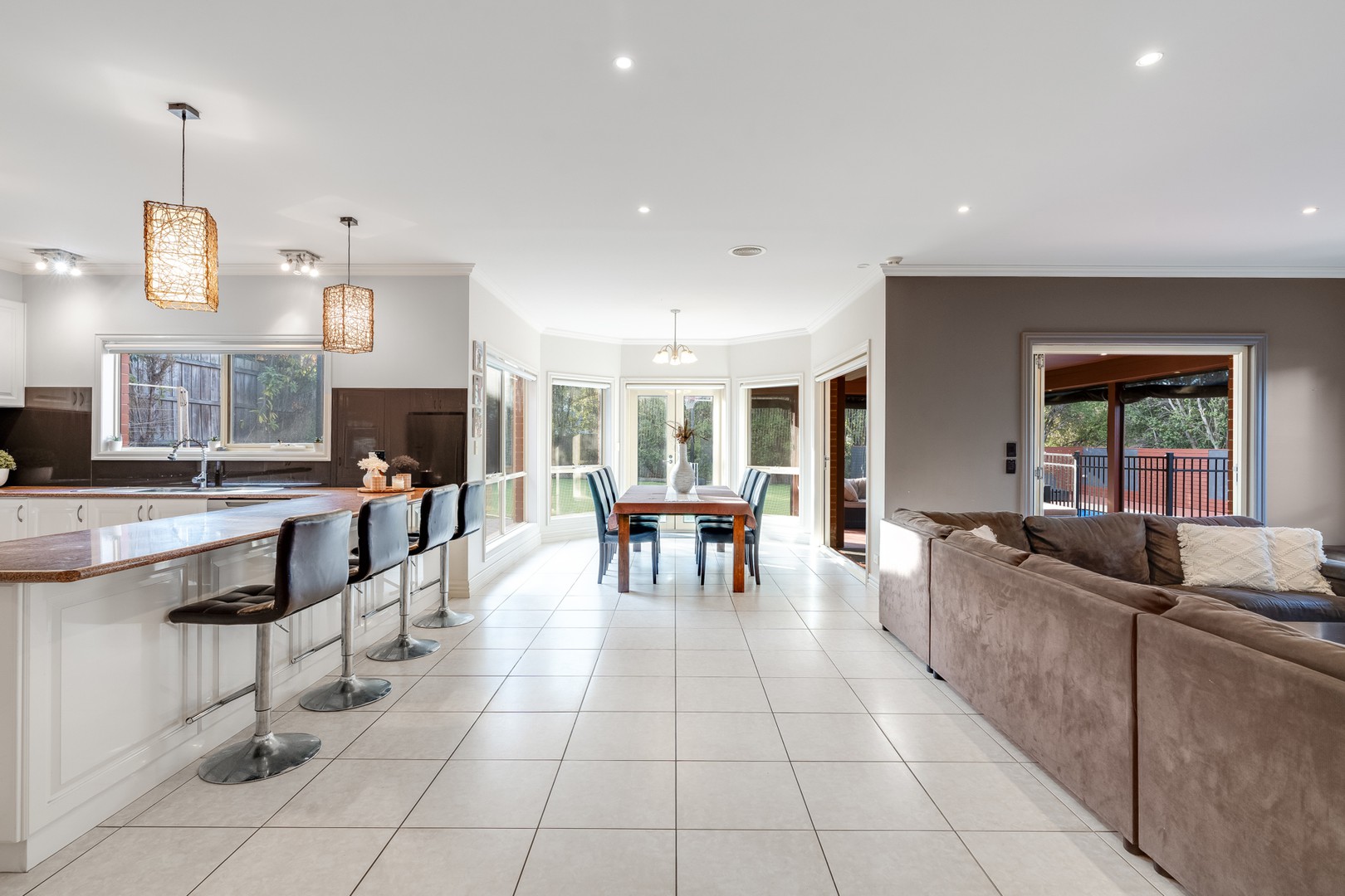 6 Badenoch Court, Highton, VIC 3216, Highton - Thumbnail 4