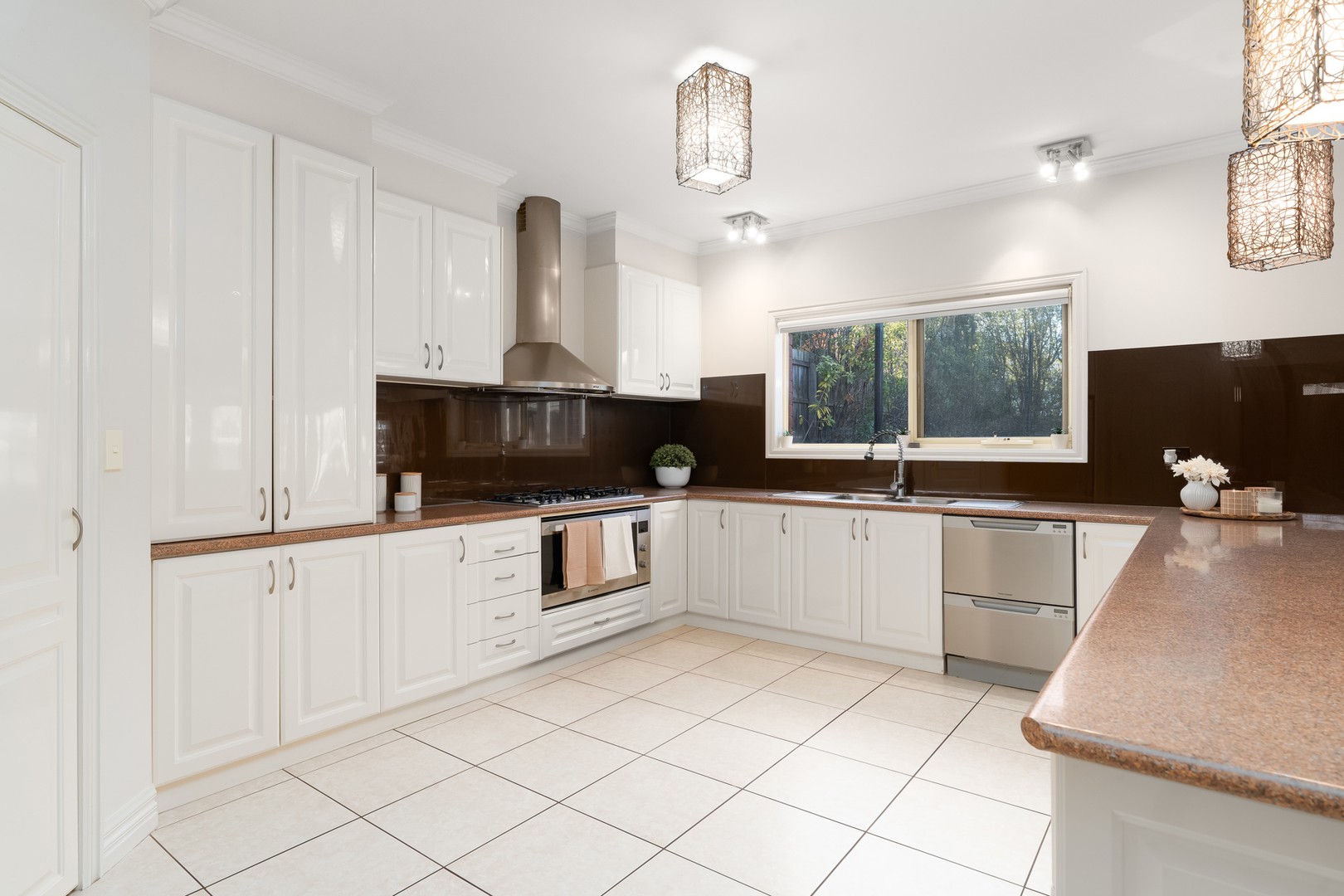 6 Badenoch Court, Highton, VIC 3216, Highton - Thumbnail 6