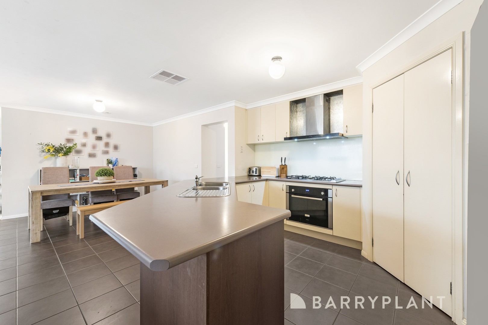 6 Baker Street, Darley, VIC 3340, Darley - Thumbnail 5