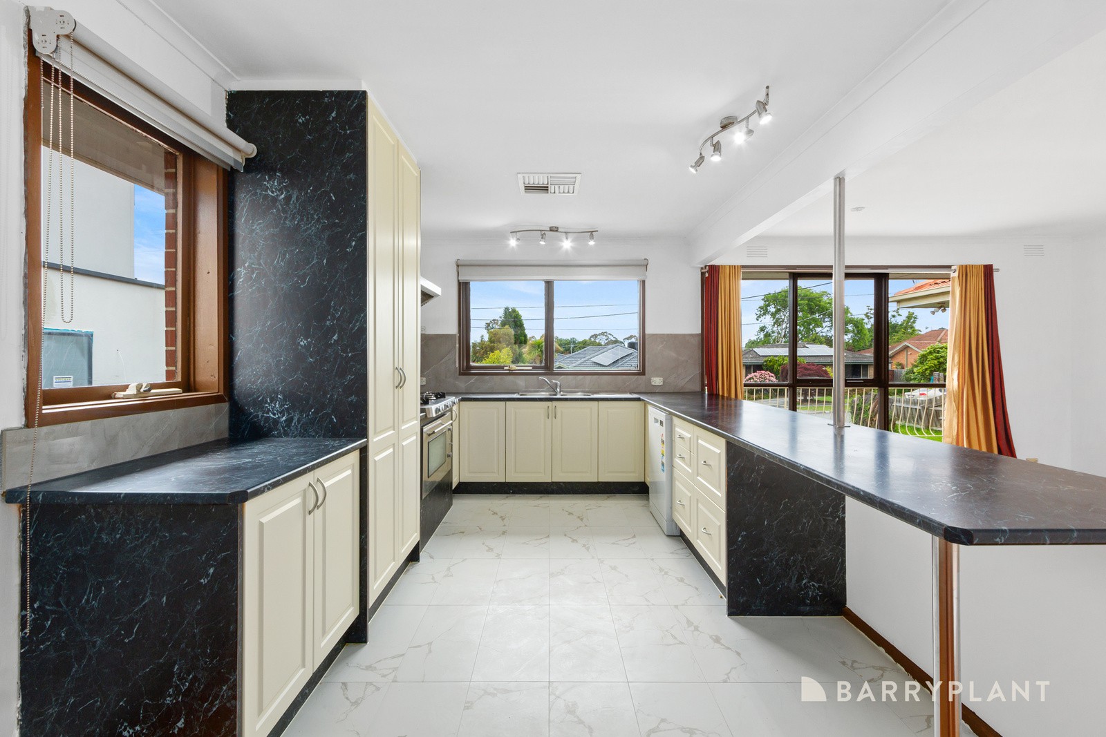 6 Bamba Court, Scoresby, VIC 3179, Scoresby - Thumbnail 2