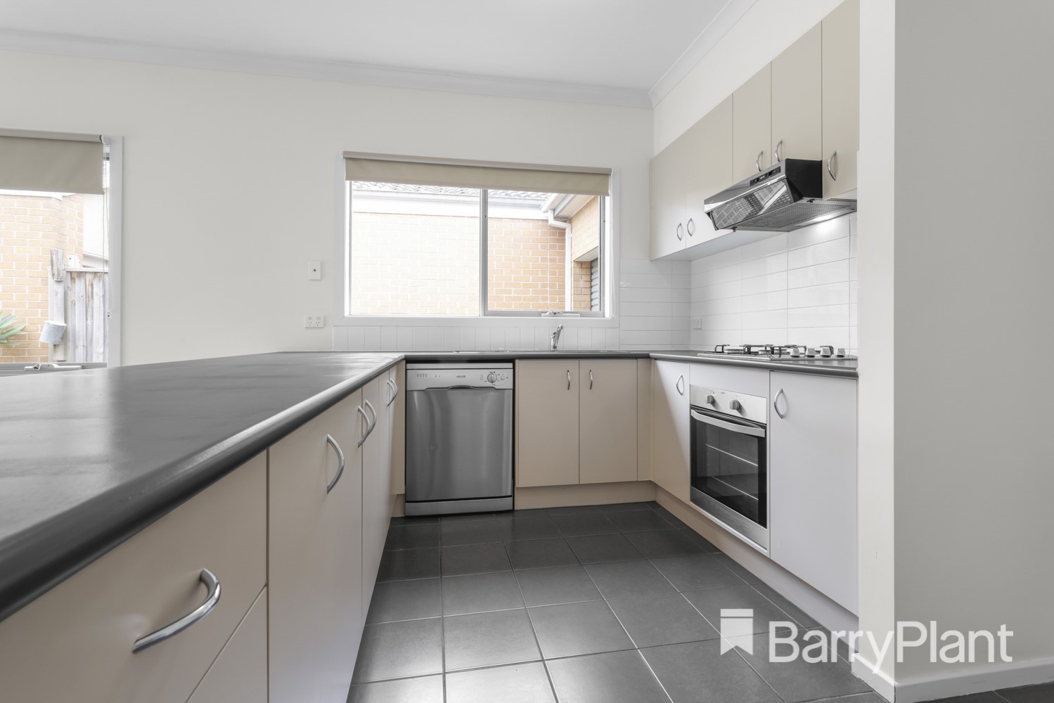 6 Banjo Circuit, Bonbeach, VIC 3196 - Thumbnail 2 - 24/10/2023