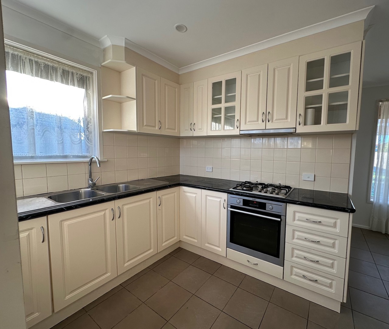 6 Barbara Court, Thomastown, VIC 3074 - Thumbnail 1 - 30/04/2025