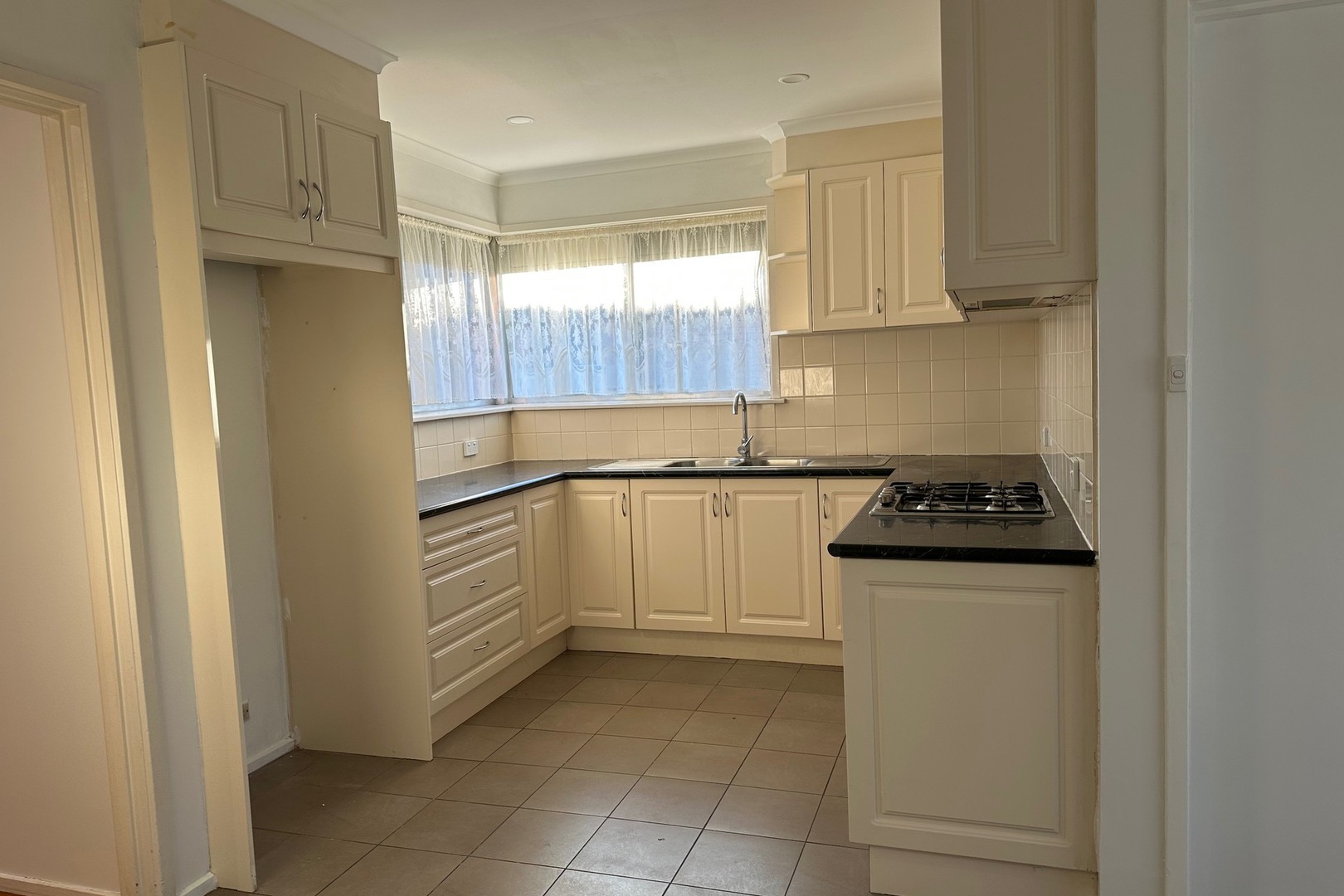 6 Barbara Court, Thomastown, VIC 3074 - Thumbnail 2 - 30/04/2025