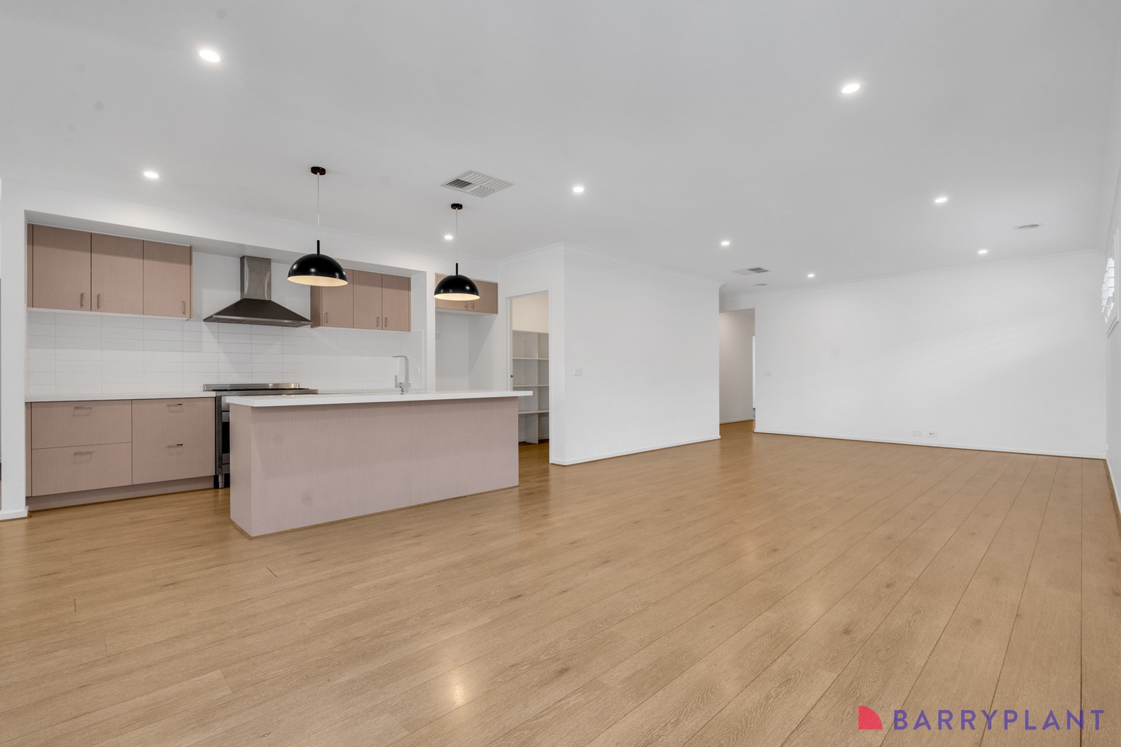 6 Barclay Street, Thornhill Park, VIC 3335, Thornhill Park - Thumbnail 4