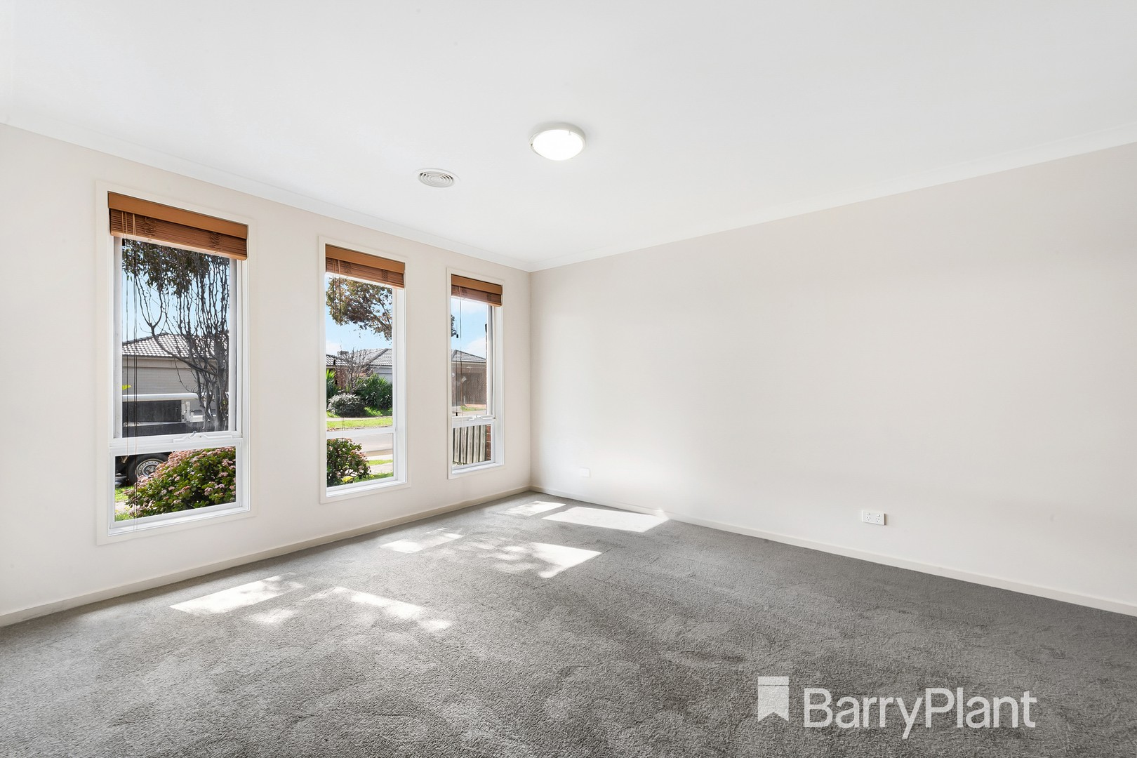 6 Beagle Street, Tarneit, VIC 3029, Tarneit - Thumbnail 3