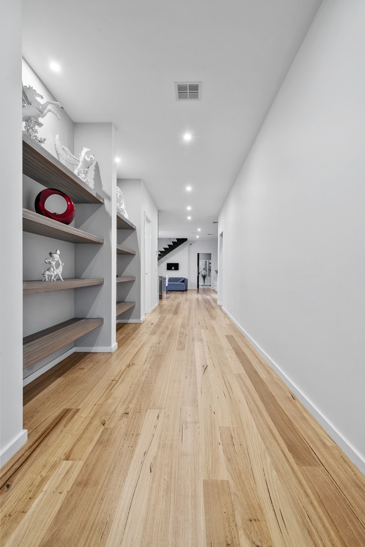 6 Beaufort Parade, Taylors Hill, VIC 3037 - Thumbnail 2 - 07/02/2025