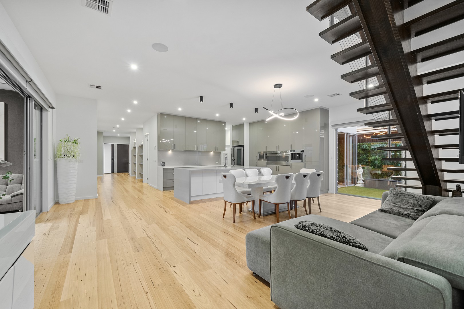 6 Beaufort Parade, Taylors Hill, VIC 3037, Taylors Hill - Thumbnail 4