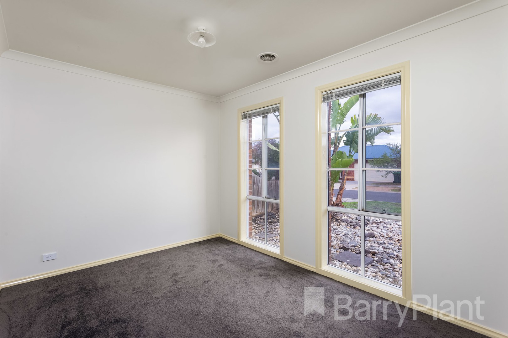 6 Beaumont Drive, Point Cook, VIC 3030, Point Cook - Thumbnail 3