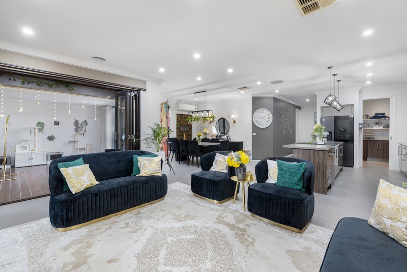 6 Bell Crescent, Point Cook, VIC 3030, Point Cook - Thumbnail 3