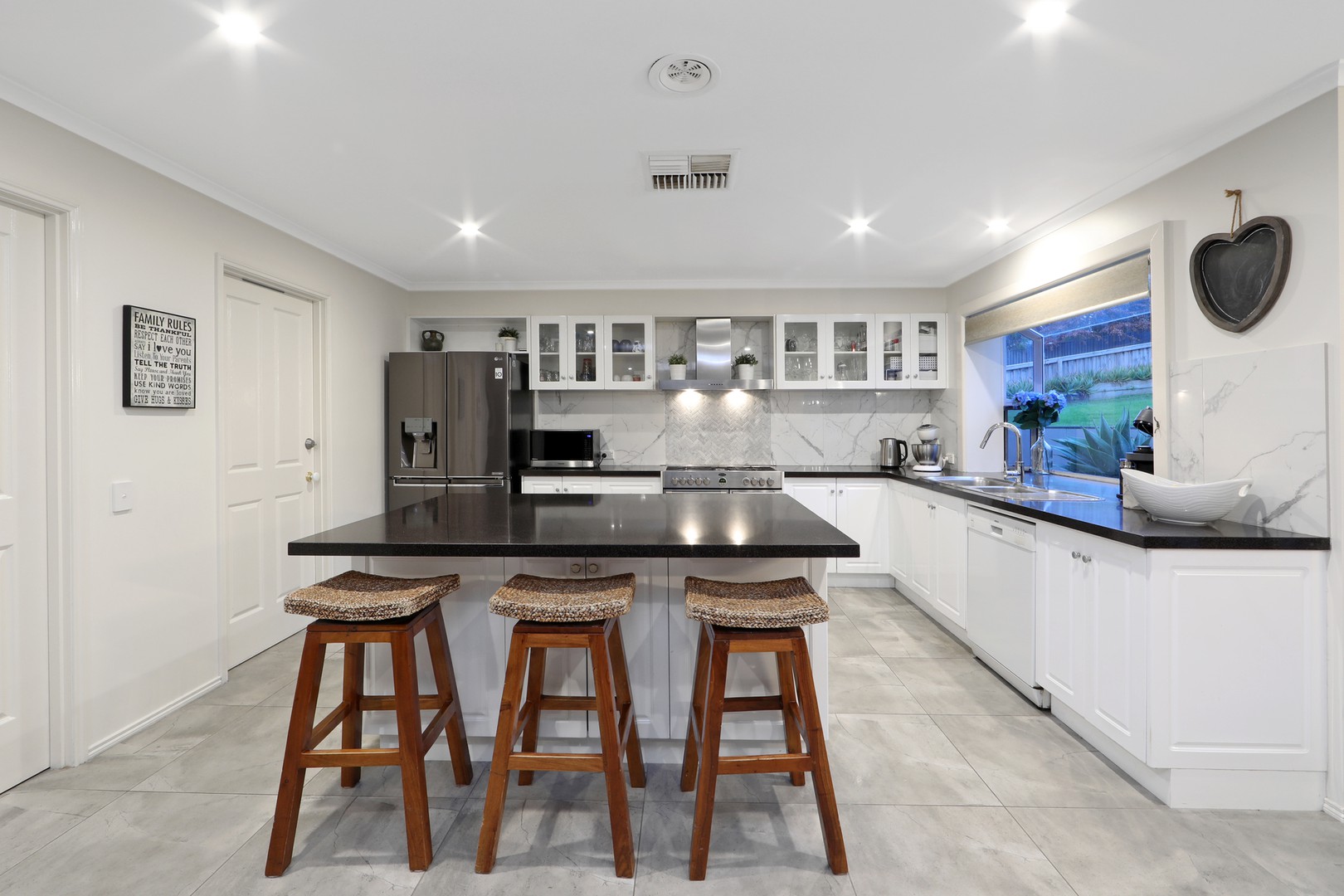 6 Birchbank Close, Lysterfield South, VIC 3156, Lysterfield South - Thumbnail 3