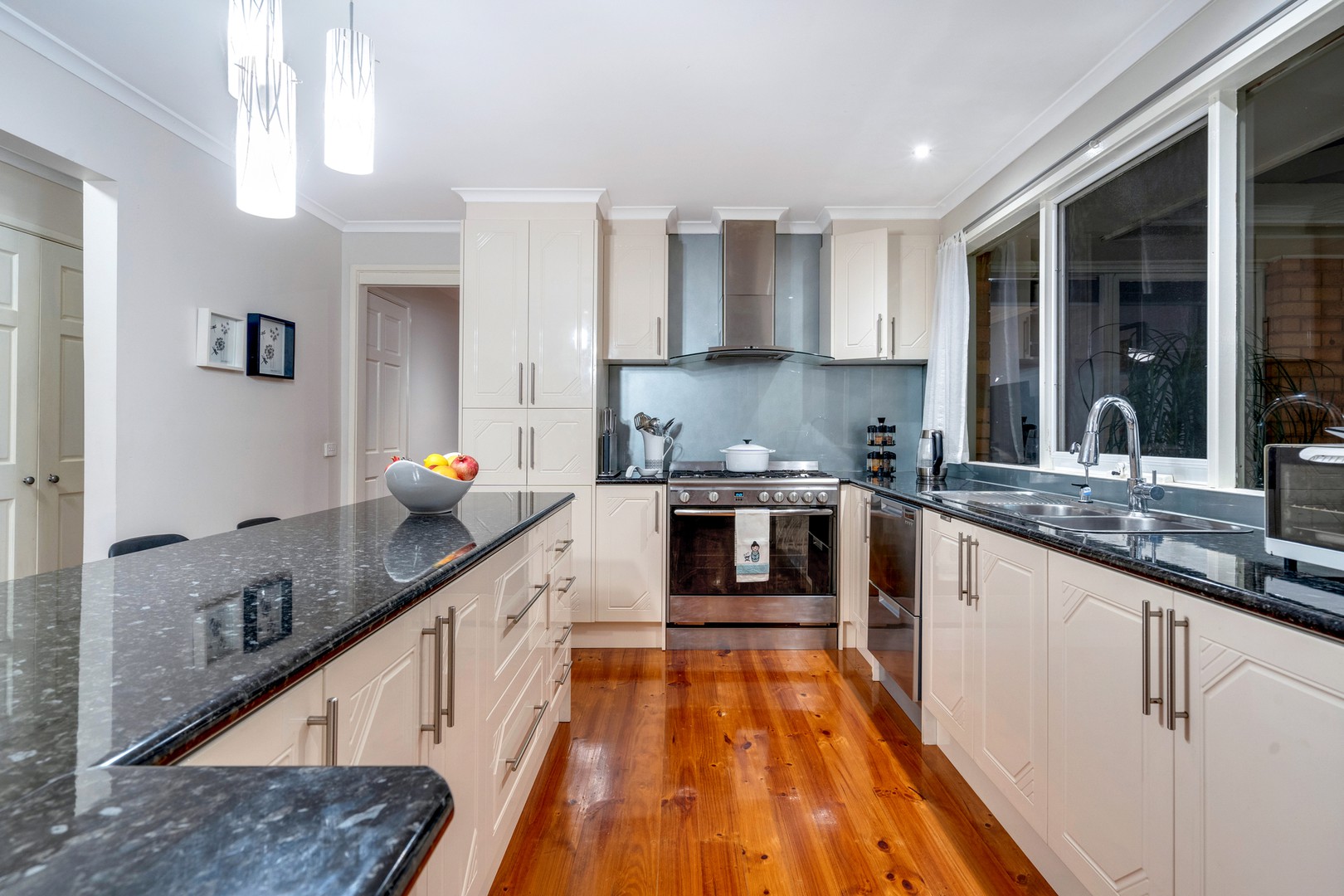 6 Blossom Park Drive, Mill Park, VIC 3082, Mill Park - Thumbnail 2