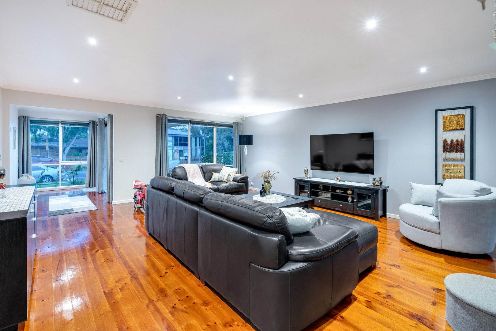 6 Blossom Park Drive, Mill Park, VIC 3082, Mill Park - Thumbnail 3
