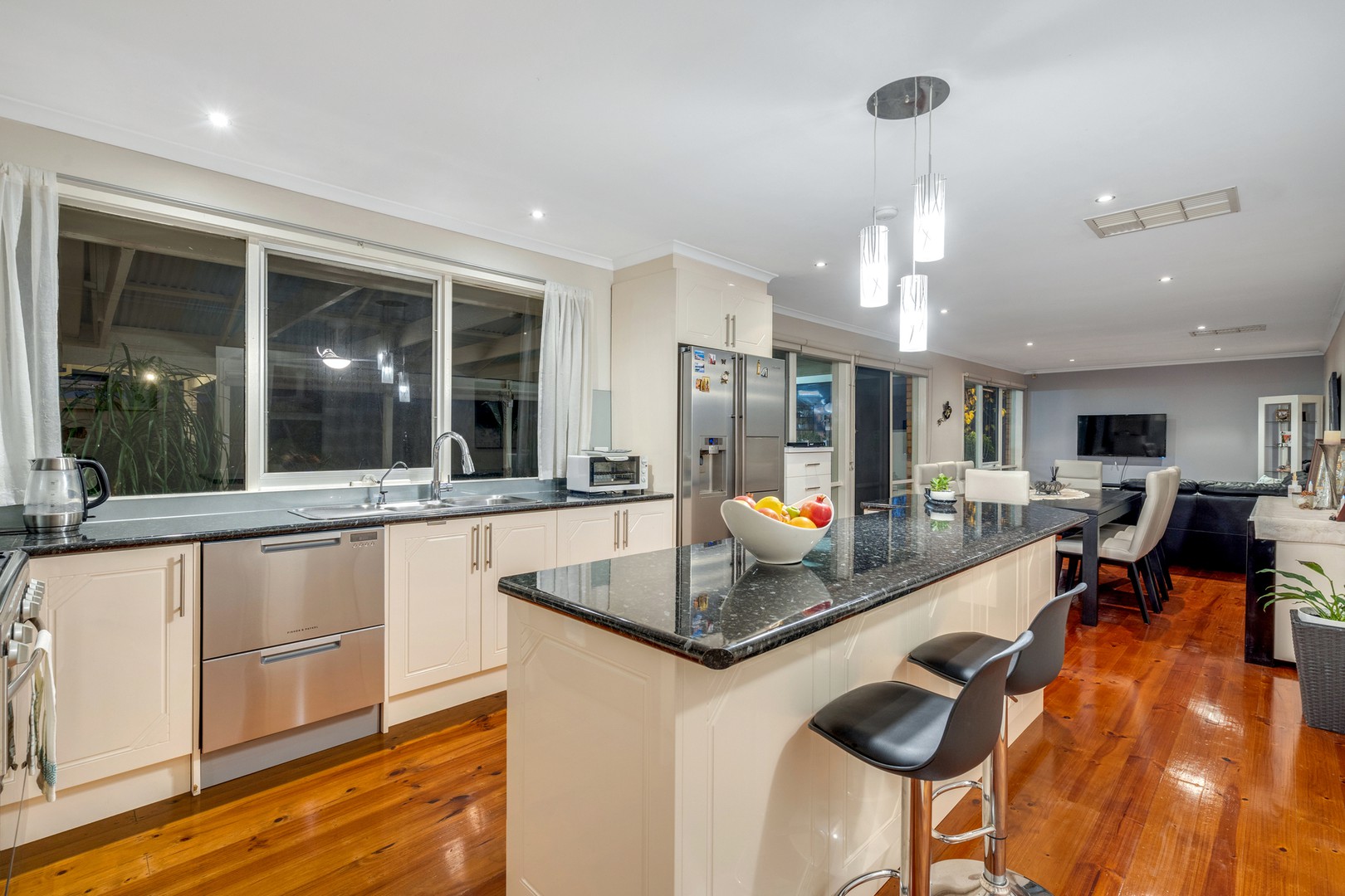 6 Blossom Park Drive, Mill Park, VIC 3082, Mill Park - Thumbnail 4