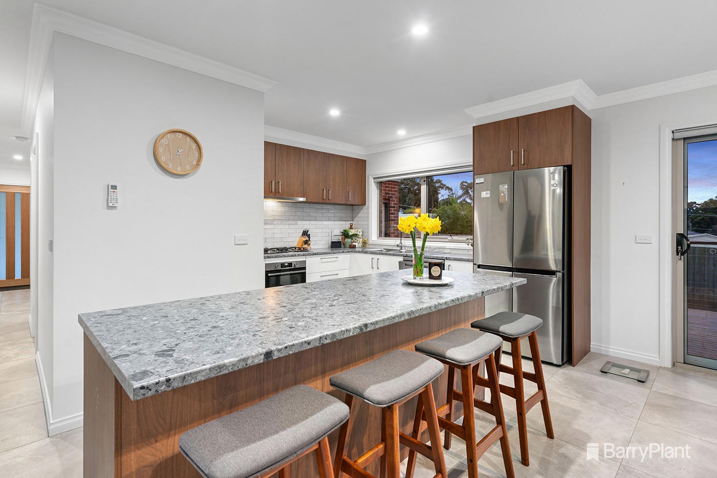 6 Blundell Place, Mooroolbark, VIC 3138, Mooroolbark - Thumbnail 2