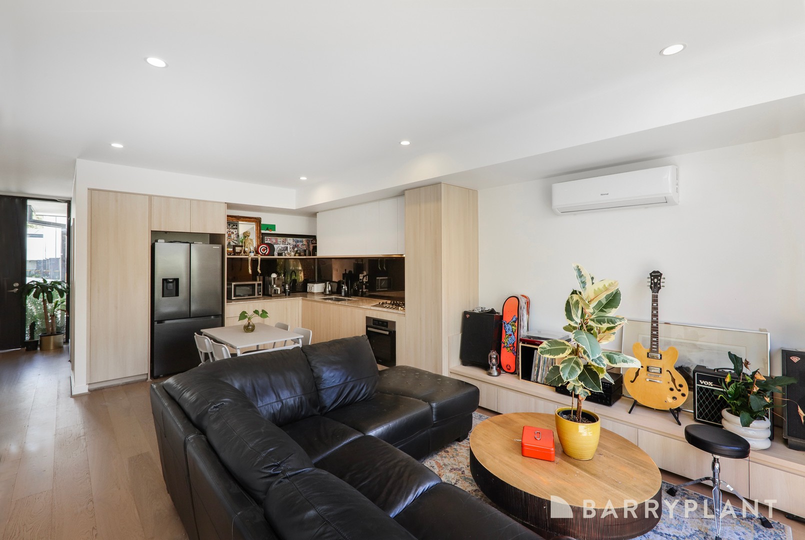 6 Boles Avenue, Sunshine, VIC 3020, Sunshine - Thumbnail 2