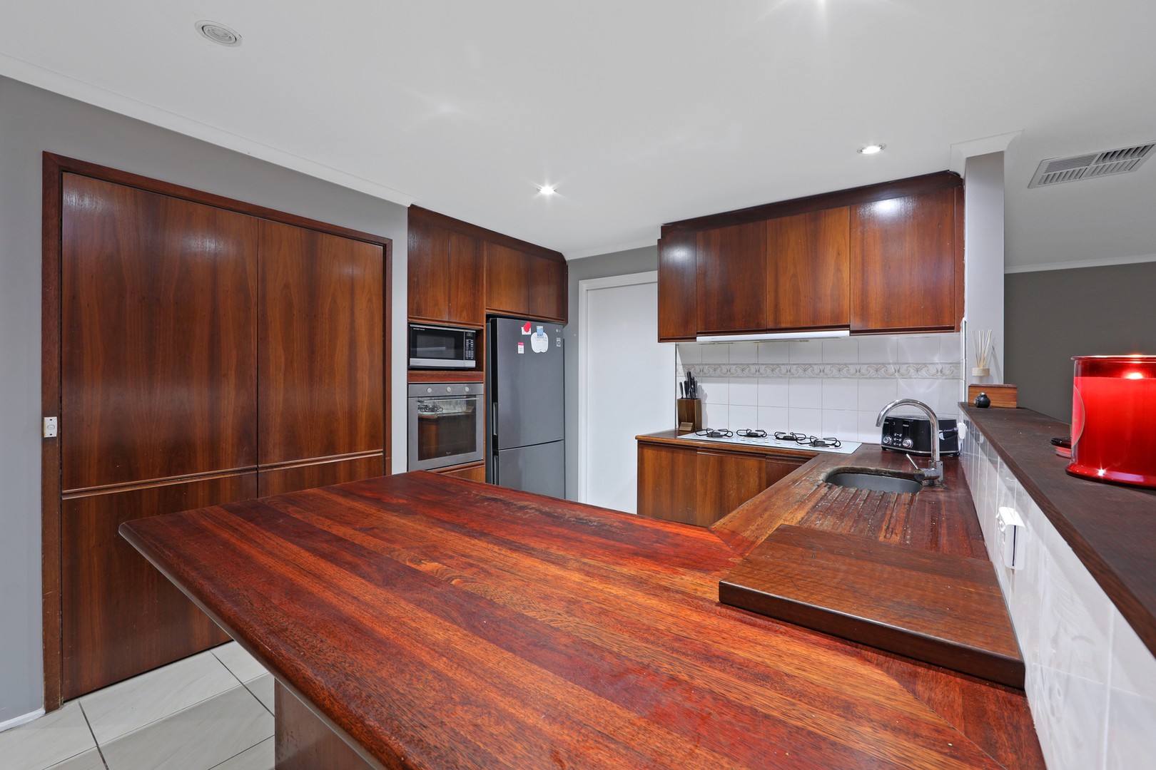 6 Boyle Close, Wantirna South, VIC 3152, Wantirna South - Thumbnail 4