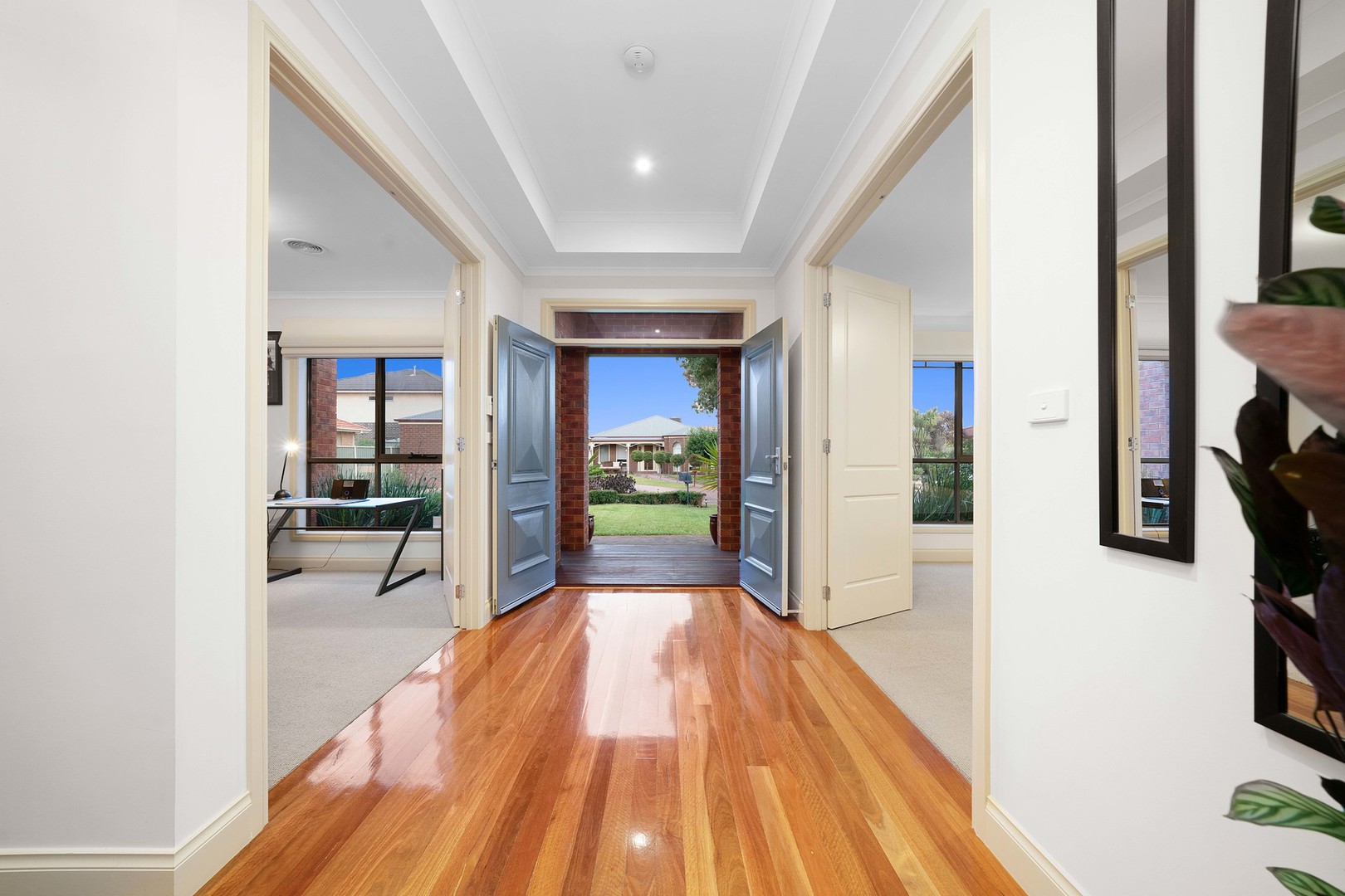 6 Brampton Close, Point Cook, VIC 3030, Point Cook - Thumbnail 3