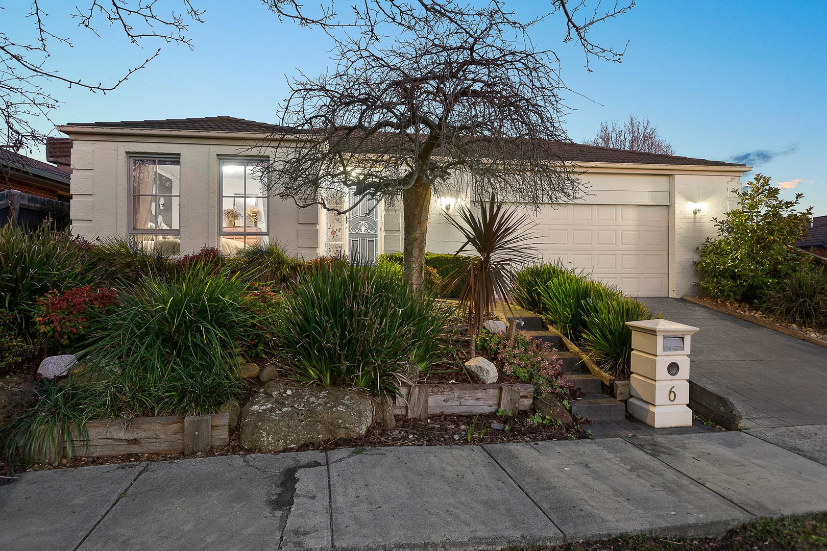 6 Brent Close, Berwick, VIC 3806, Berwick - Thumbnail 2