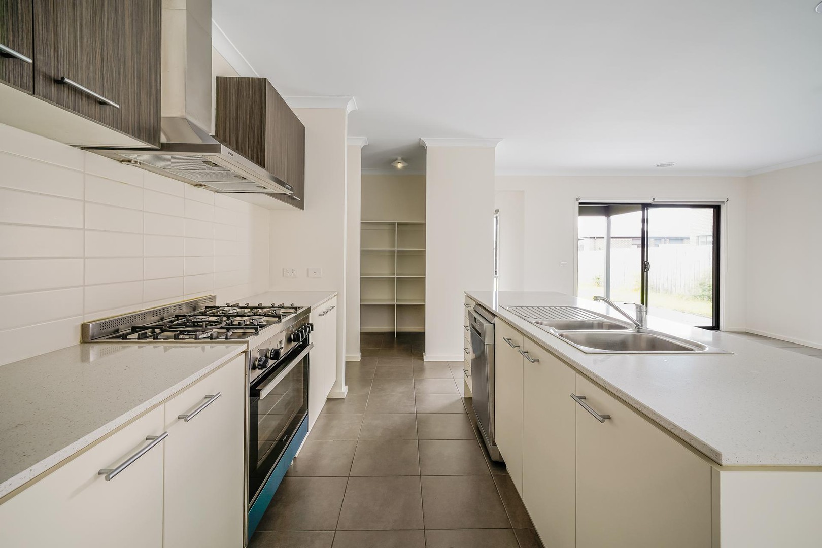 6 Brettim Boulevard, Grovedale, VIC 3216, Grovedale - Thumbnail 2