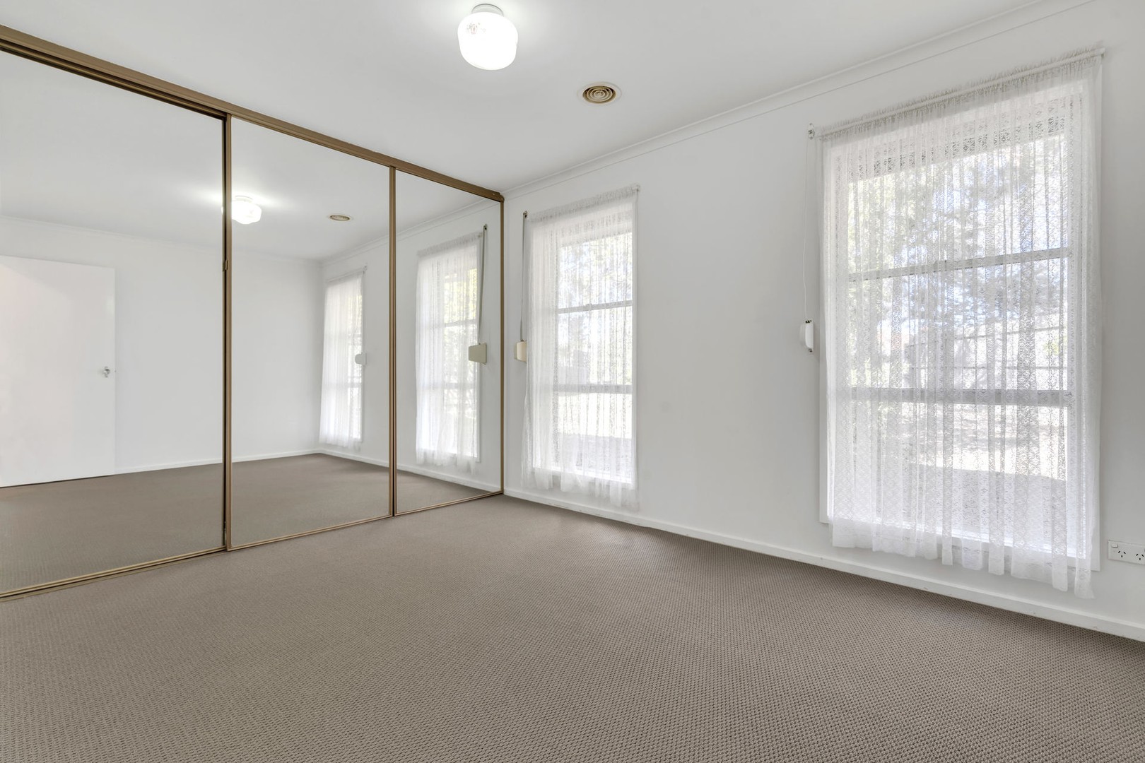 6 Brim Court, Westmeadows, VIC 3049, Westmeadows - Thumbnail 2