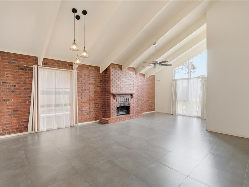 6 Brimpton Grove, Wyndham Vale, VIC 3024 - Image - 11/12/2025