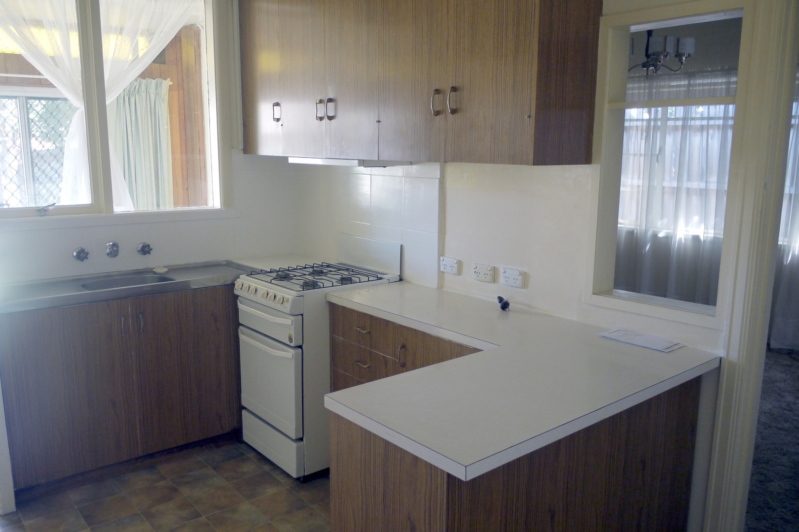 6 Brunswick Road, Mitcham, VIC 3132, Mitcham - Thumbnail 2