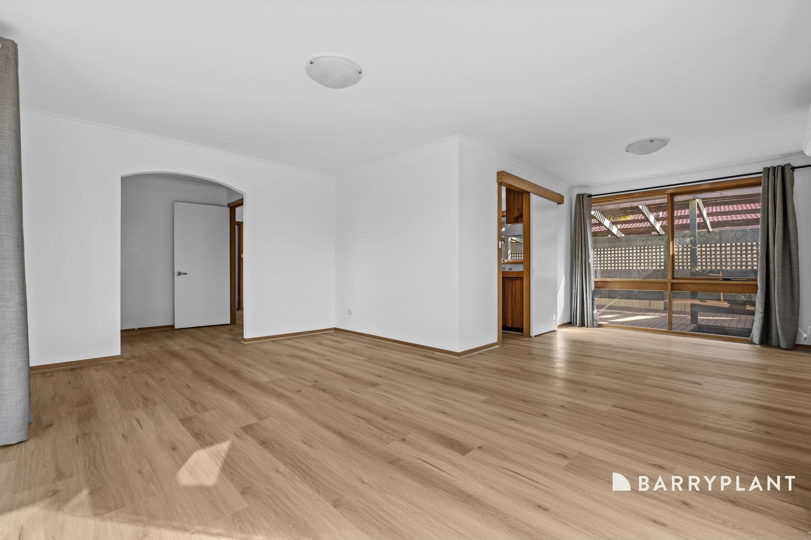 6 Buckmaster Drive, Mill Park, VIC 3082 - Thumbnail 2 - 09/04/2026