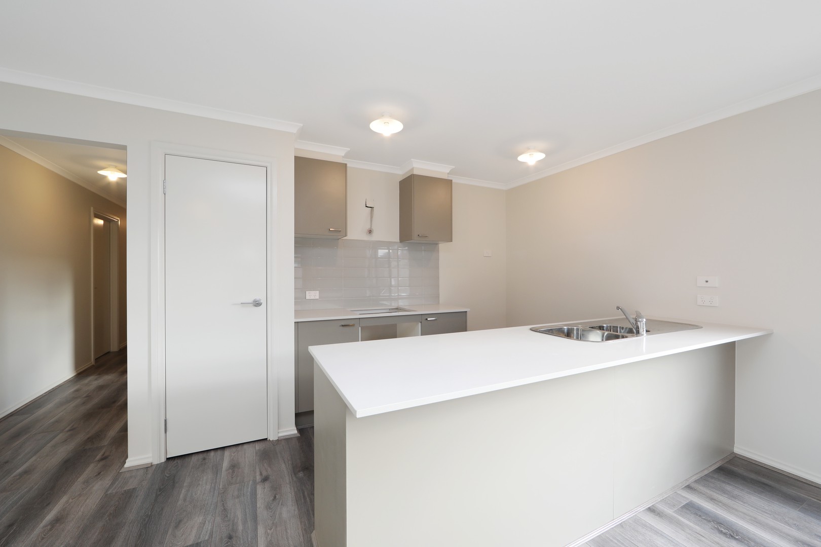 6 Burnett Way, Clyde North, VIC 3978, Clyde North - Thumbnail 3