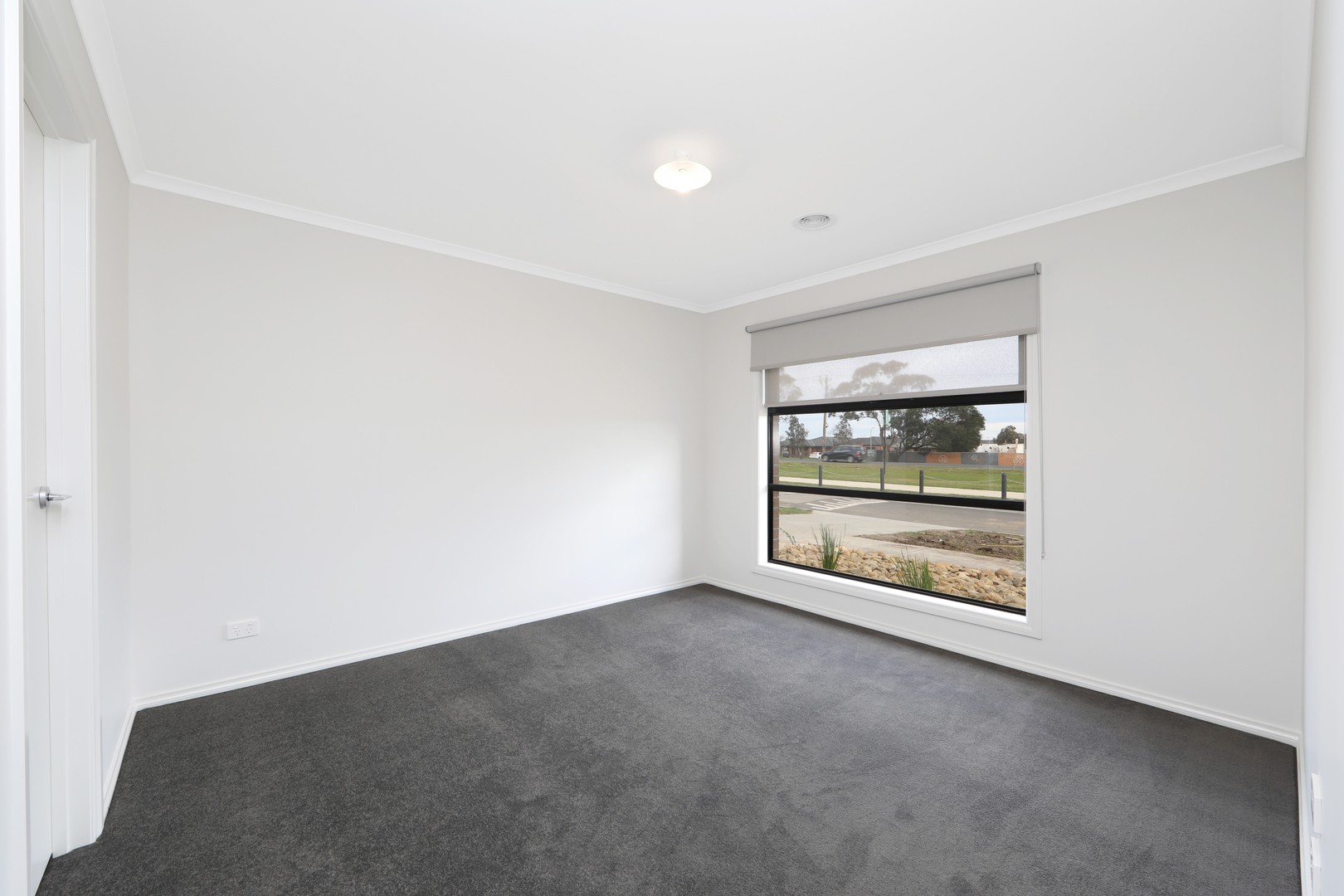 6 Burnett Way, Clyde North, VIC 3978, Clyde North - Thumbnail 5