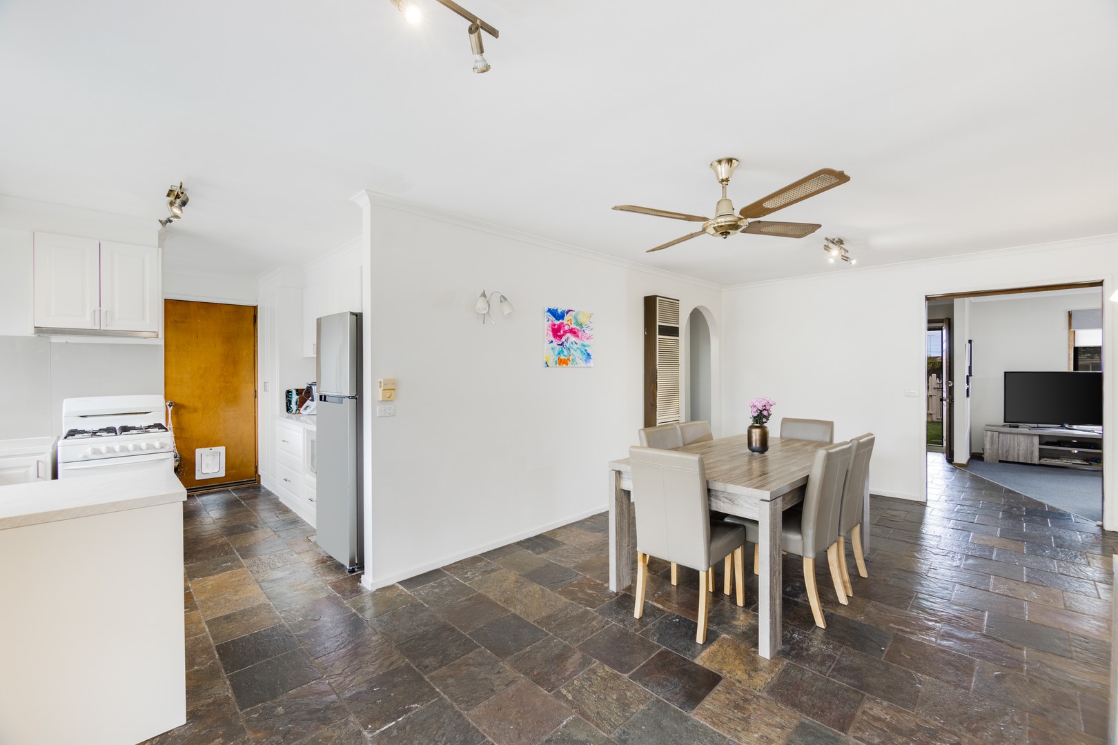 6 Caldermeade  Drive, Corio, VIC 3214, Corio - Thumbnail 5
