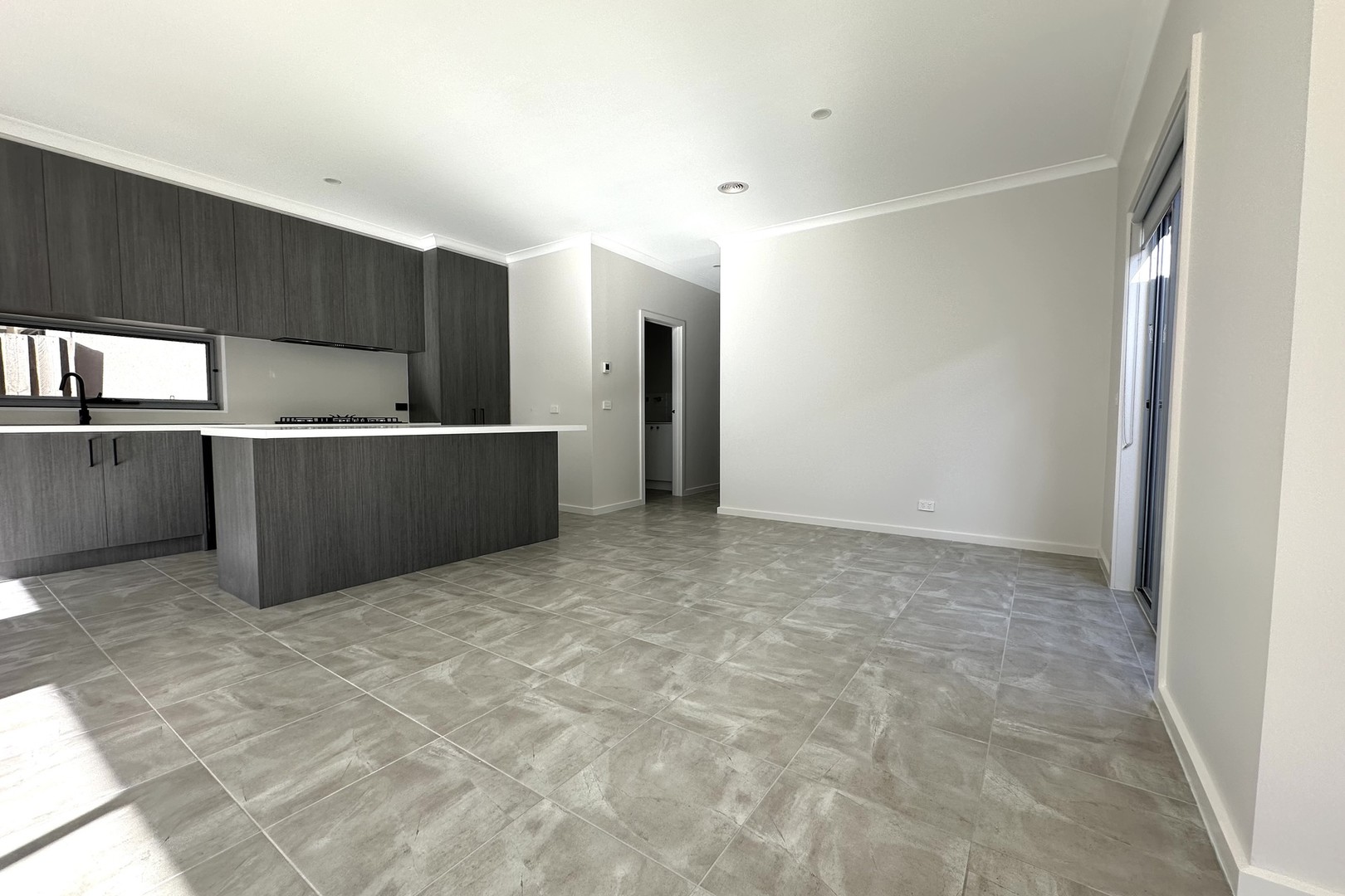 6 Caleb Way, Fraser Rise, VIC 3336, Fraser Rise - Thumbnail 3