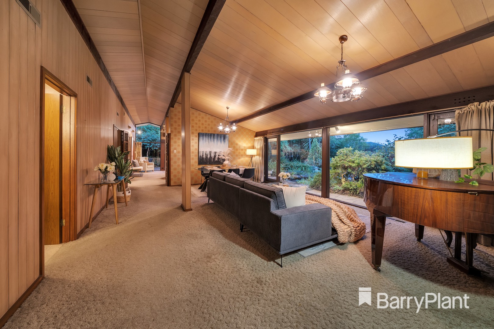 6 Camden CourtGlen Waverley, VIC 3150, Glen Waverley - Thumbnail 2