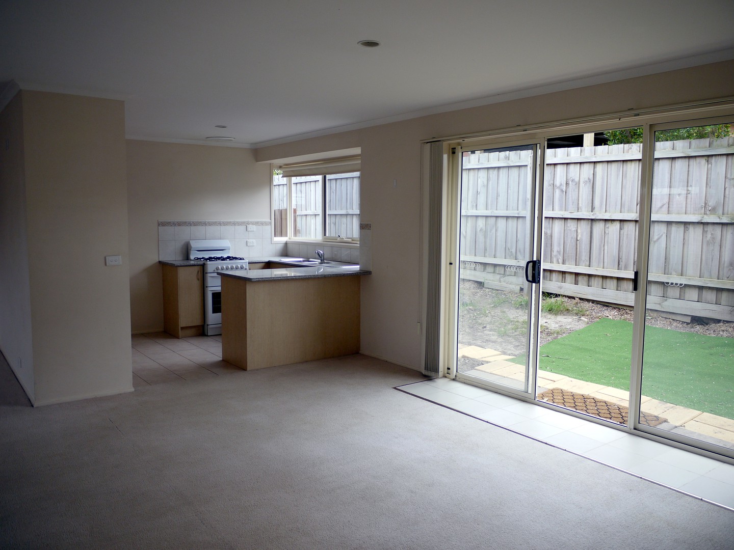 6 Cameron Close, Bayswater, VIC 3153 - Thumbnail 2 - 15/10/2026
