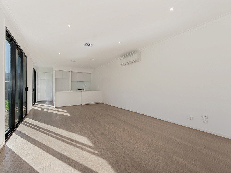 6 Canopy Crescent, Hillside, VIC 3037, Hillside - Thumbnail 2