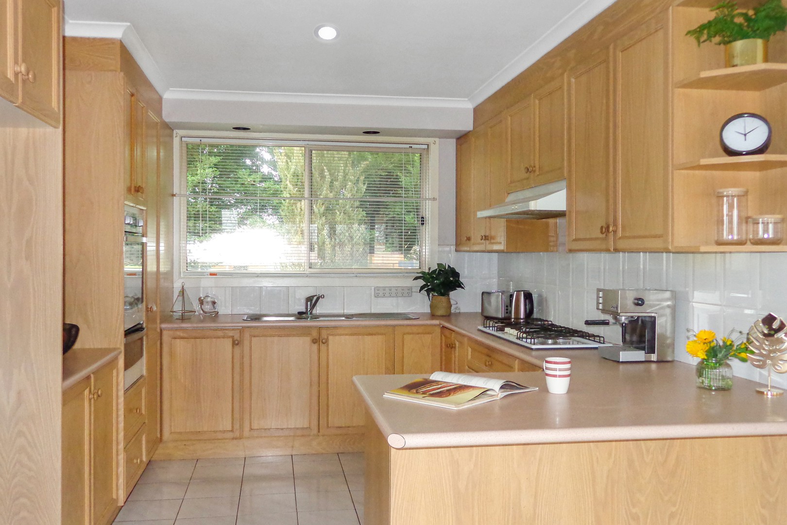 6 Central Springs Road, Daylesford, VIC 3460, Daylesford - Thumbnail 3