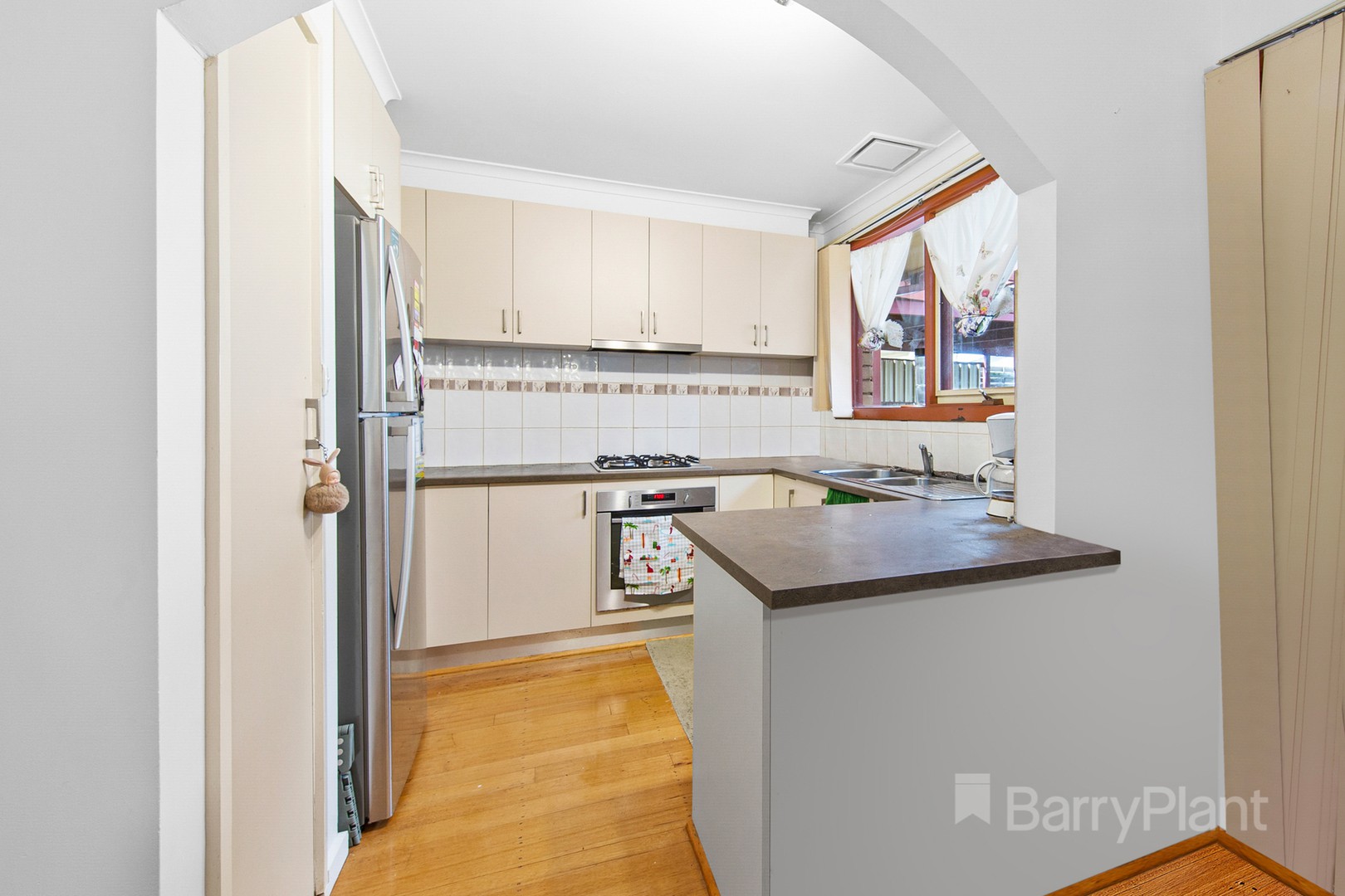 6 Charlbury Grove, St Albans, VIC 3021, St Albans - Thumbnail 4